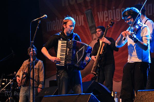 20110703-2100 HPGrB_Treacherous Orchestra_D-F7162-IMGB8441-5.jpg